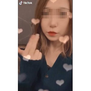 清纯19岁留学生私拍视频曝光，小姐姐身材颜值在线