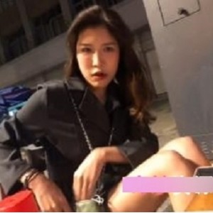 久妖火辣小蓝视频大合集10V几百M，展示个人魅力与个性