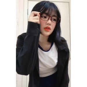 皮皮虾在下小羊收藏视频单部1.02G圆脸嫩妹有料浴室味闷哼迷离扭动合集