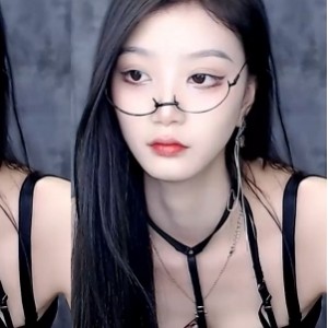 虎牙CC耶耶定制热舞28部5.28G绝对领域