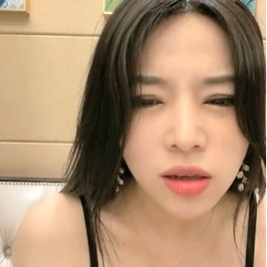 艺术小雅深夜热舞合集58部10.2G蜜桃臀杀疯了